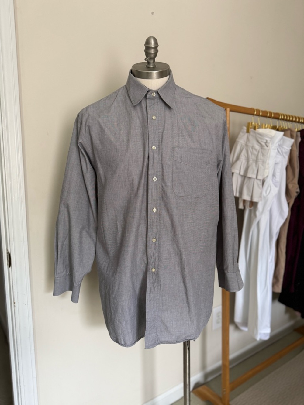 Jos. A. Bank Men's Gray Button-Up Dress Shirt